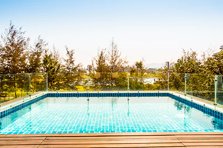 Cost of Glass Pool Fence Repair in Palm Beach Gardens, FL